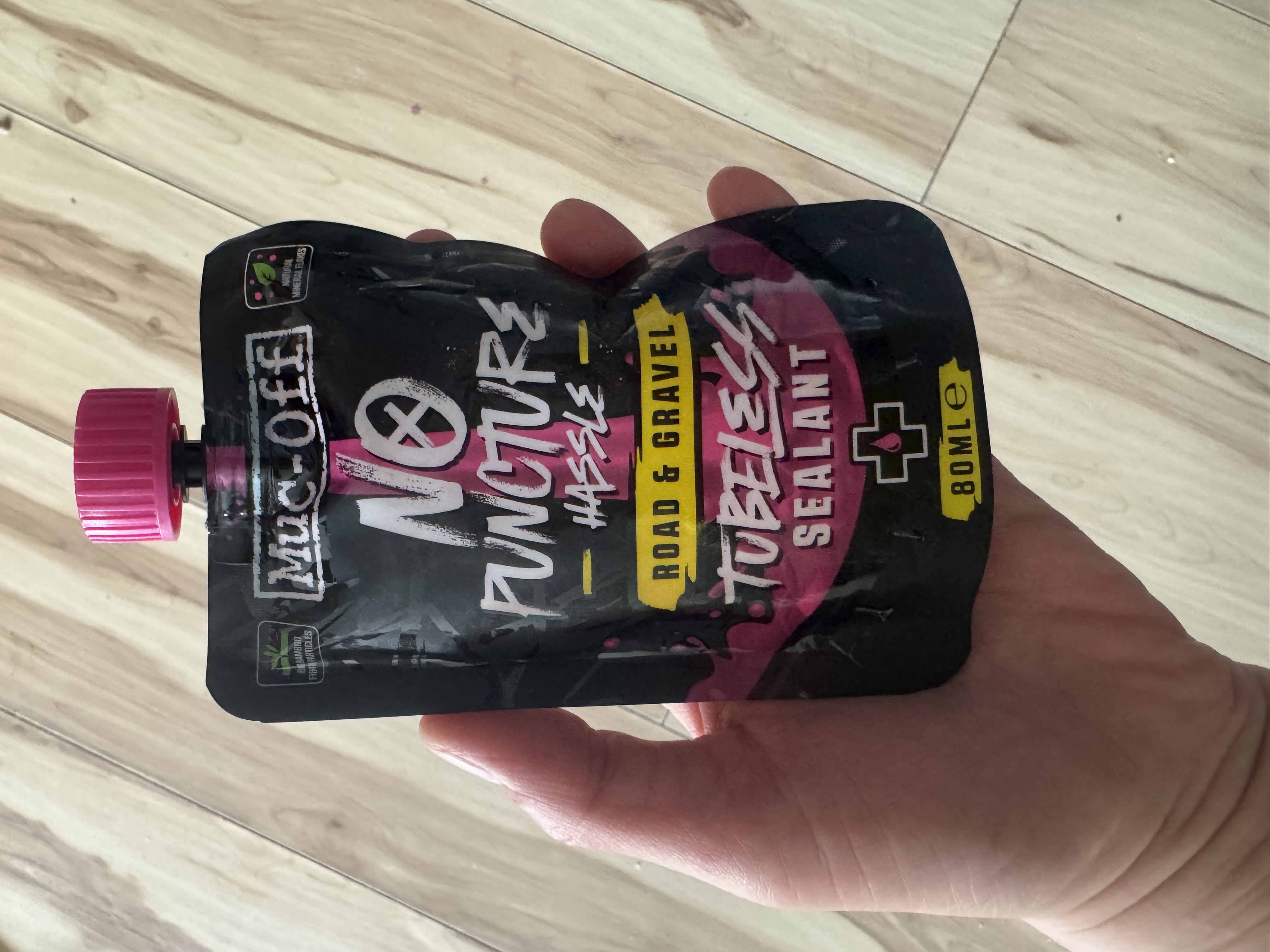 Muc-off pouch with selant